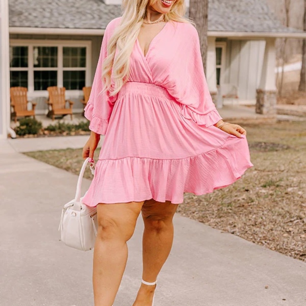 DAYTONA DATE NIGHT DRESS IN PINK CURVES